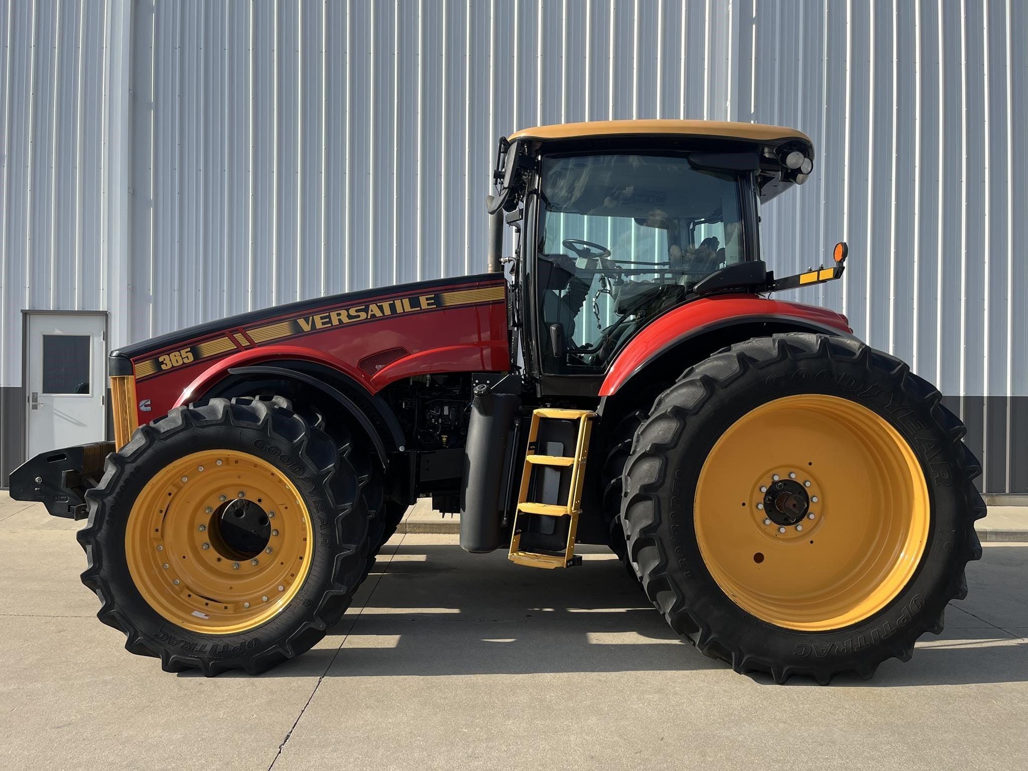 2021 Versatile 365 Equipment Image0