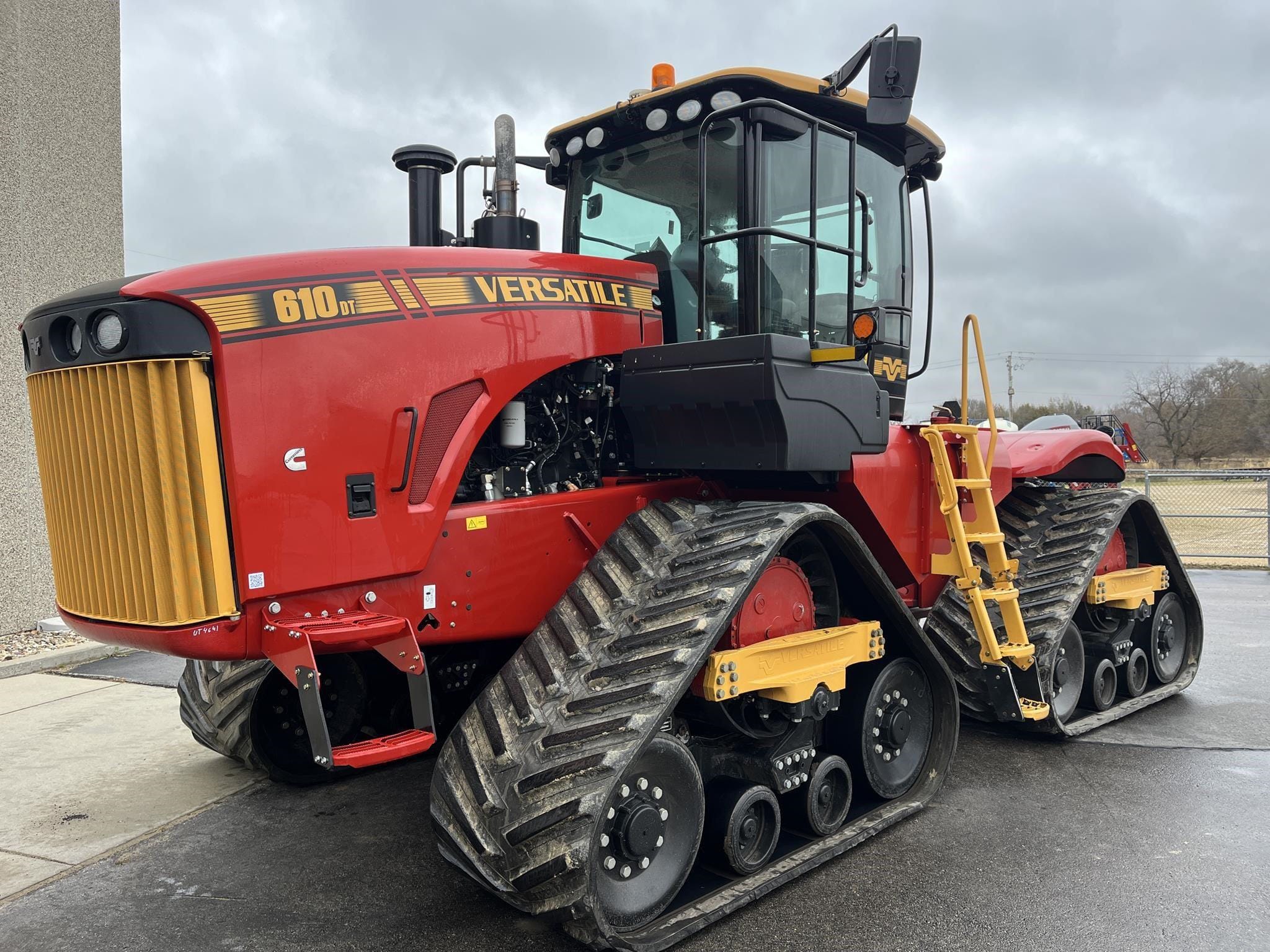 2021 Versatile 610 Equipment Image0
