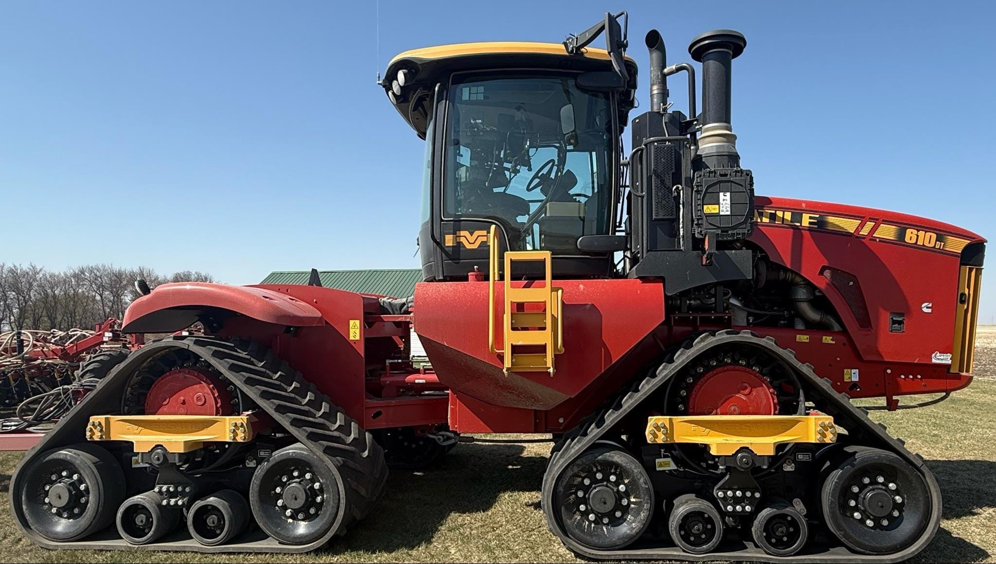 2021 Versatile 610DT Equipment Image0