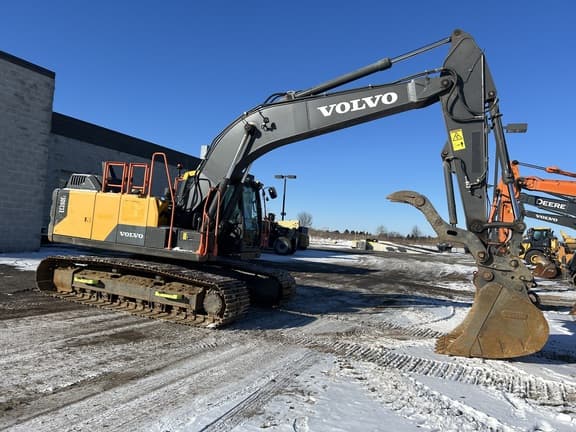 Image of Volvo EC200EL equipment image 3