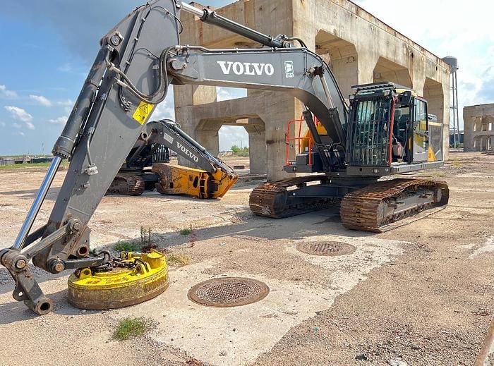 2021 Volvo EC250EL Equipment Image0