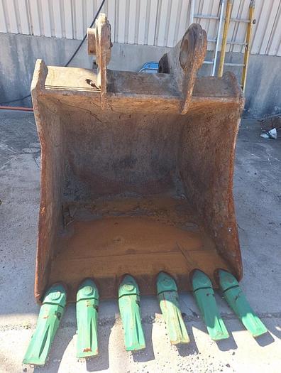 Image of Volvo EC250EL equipment image 3