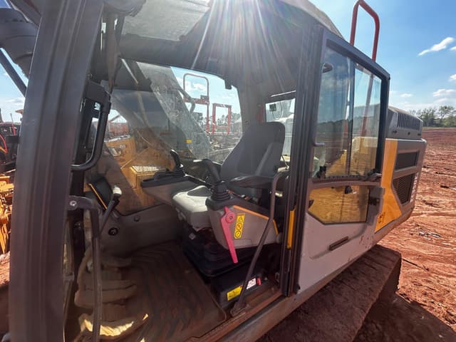 Image of Volvo EC350EL equipment image 4
