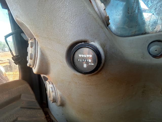 Image of Volvo EC350EL equipment image 3