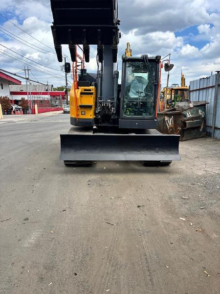 Image of Volvo ECR145EL equipment image 4