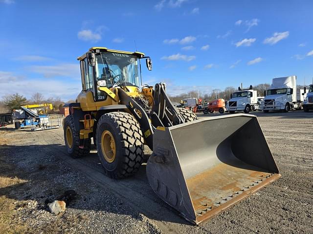 Image of Volvo L60H equipment image 2