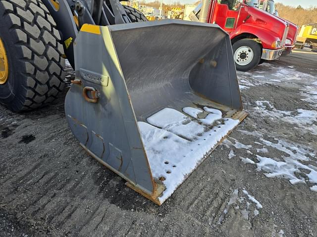 Image of Volvo L60H equipment image 3