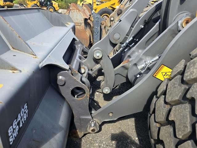 Image of Volvo L60H equipment image 3