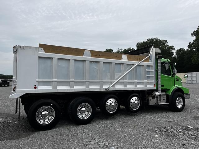 Image of Volvo VHD equipment image 2