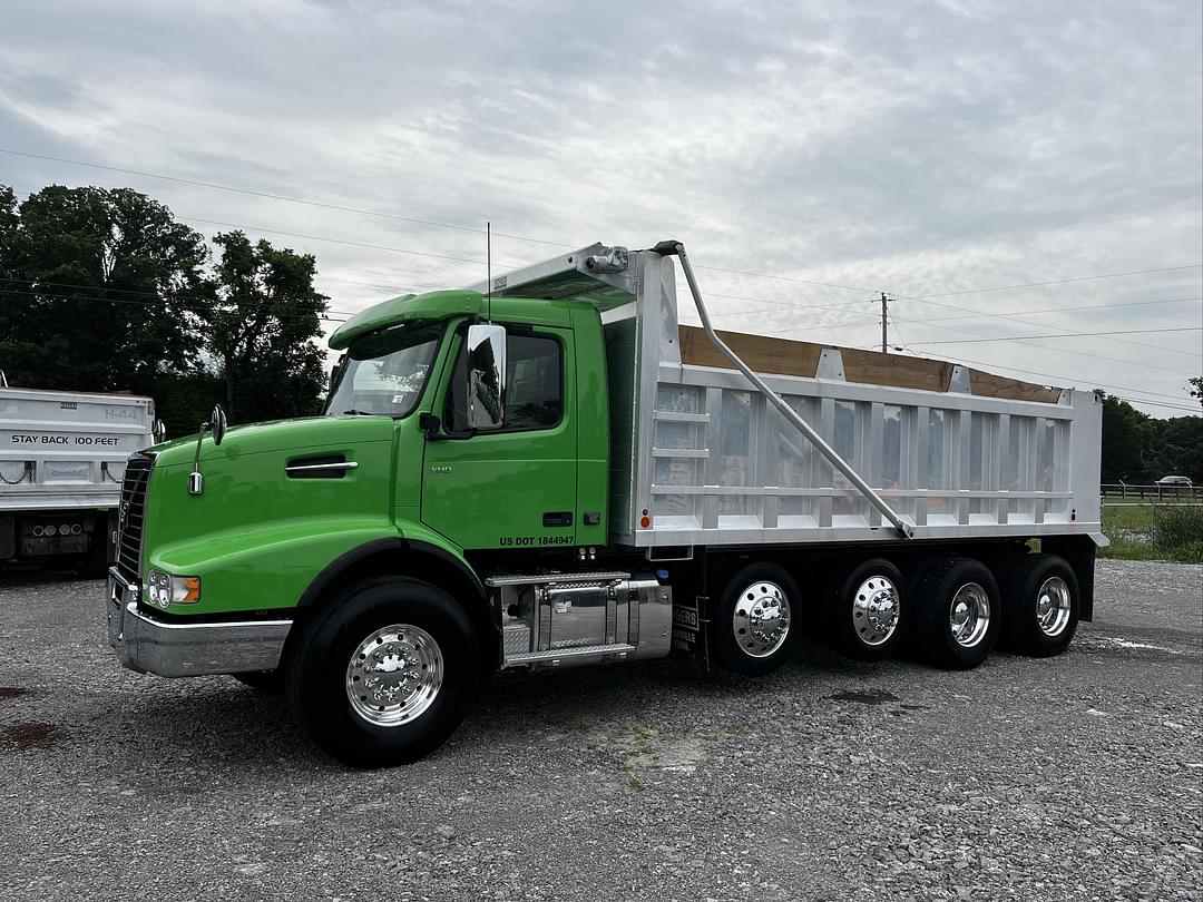 Image of Volvo VHD Primary image
