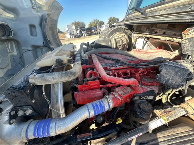 Image of Volvo VNL equipment image 4
