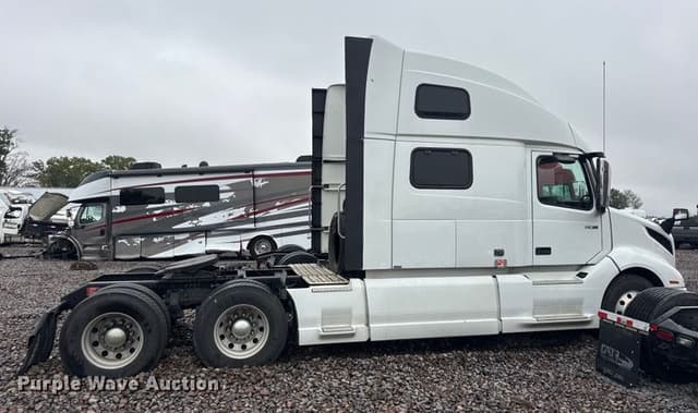 Image of Volvo VNL equipment image 3