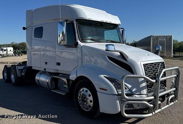 Image of Volvo VNL equipment image 2
