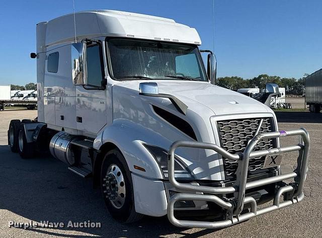 Image of Volvo VNL equipment image 2