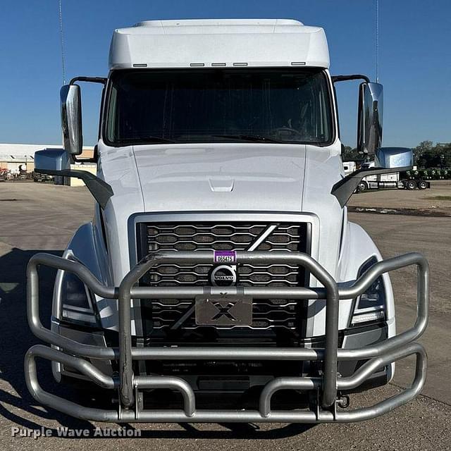 Image of Volvo VNL equipment image 1