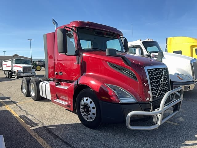 Image of Volvo VNL300 equipment image 2