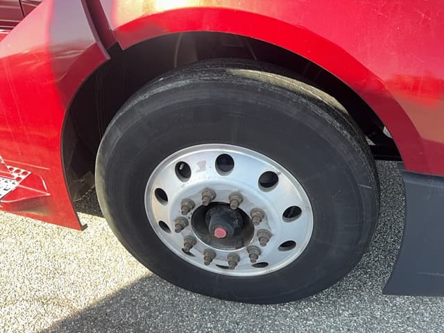 Image of Volvo VNL300 equipment image 3