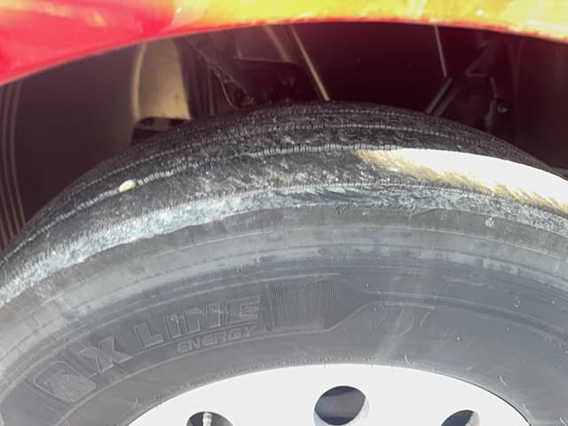 Image of Volvo VNL300 equipment image 4