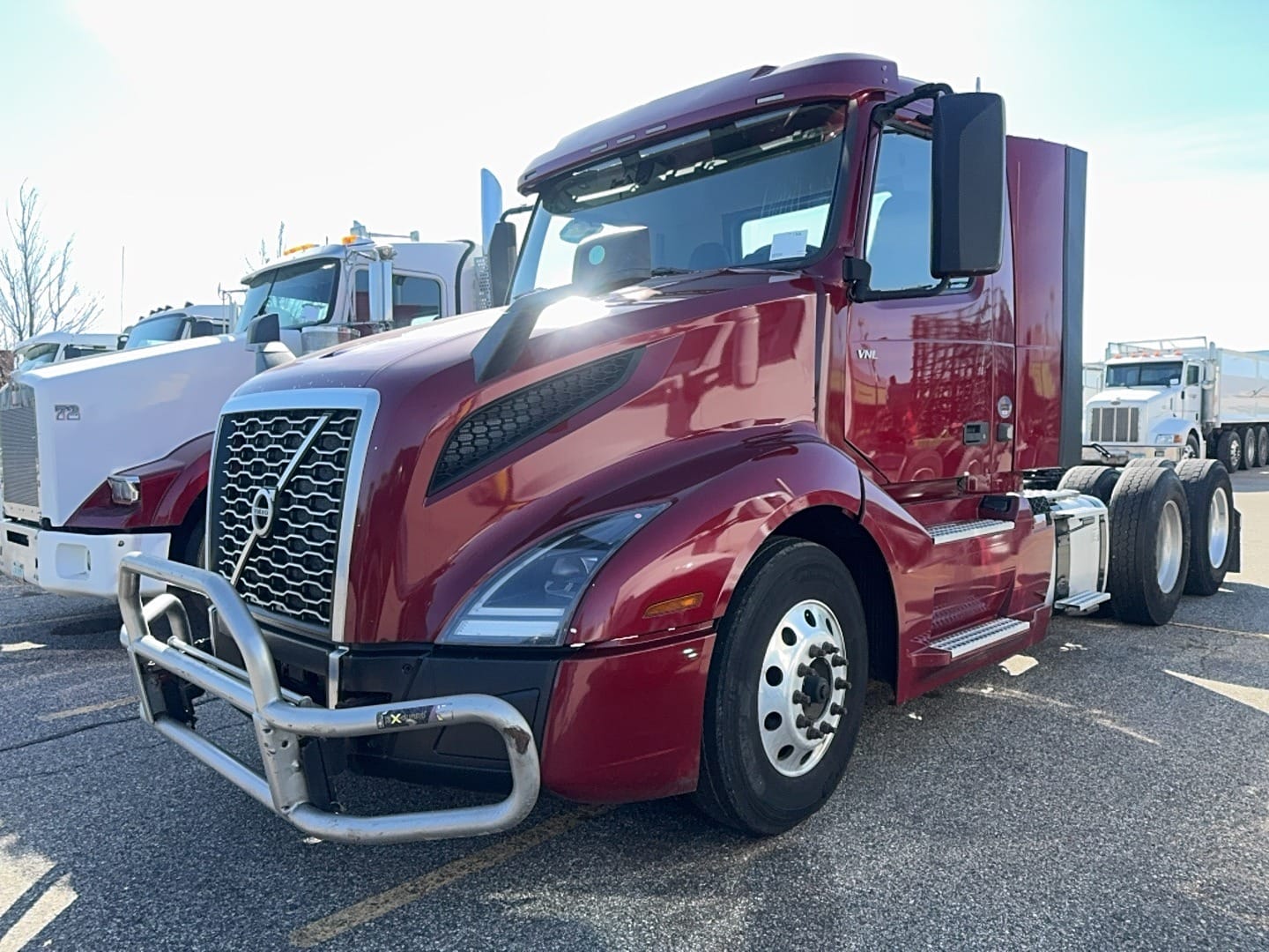 2021 Volvo VNL300 Equipment Image0