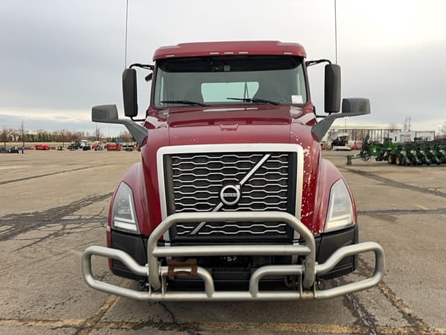 Image of Volvo VNL42T300 equipment image 1