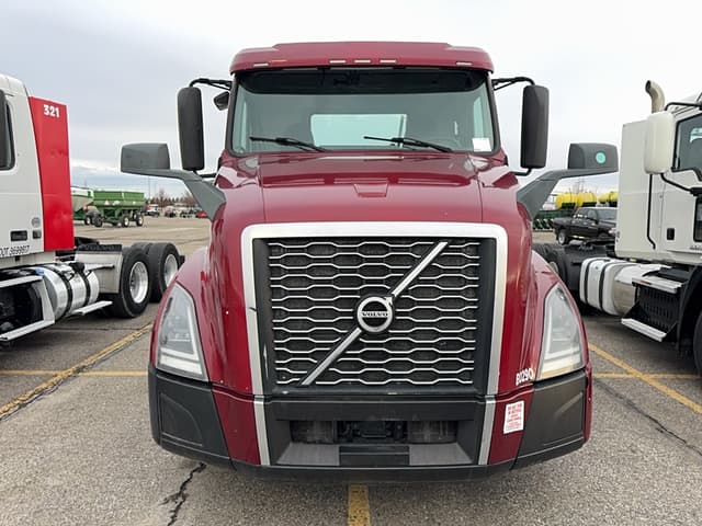 Image of Volvo VNL42T300 equipment image 1