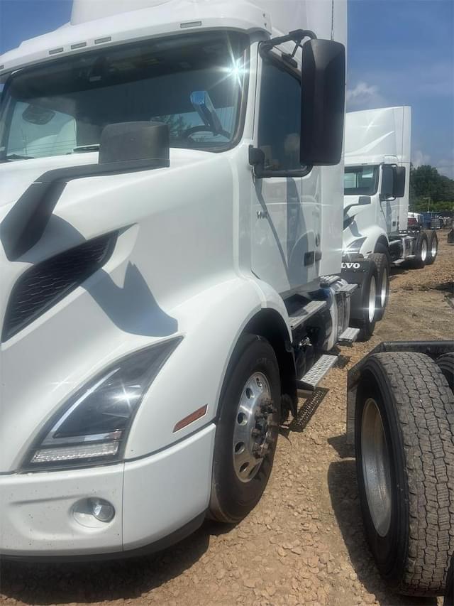 Image of Volvo D13 equipment image 1