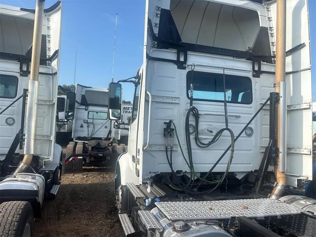 Image of Volvo D13 equipment image 3