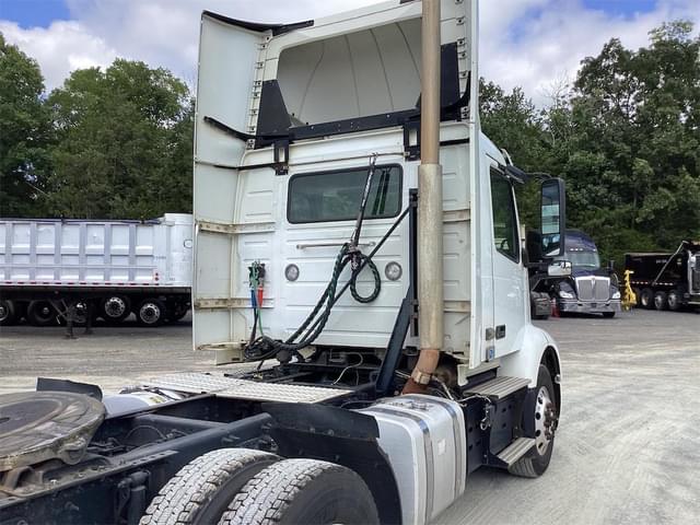 Image of Volvo D13 equipment image 4