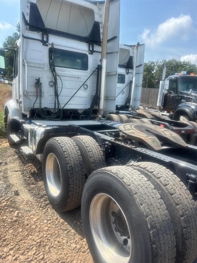 Image of Volvo D13 equipment image 4