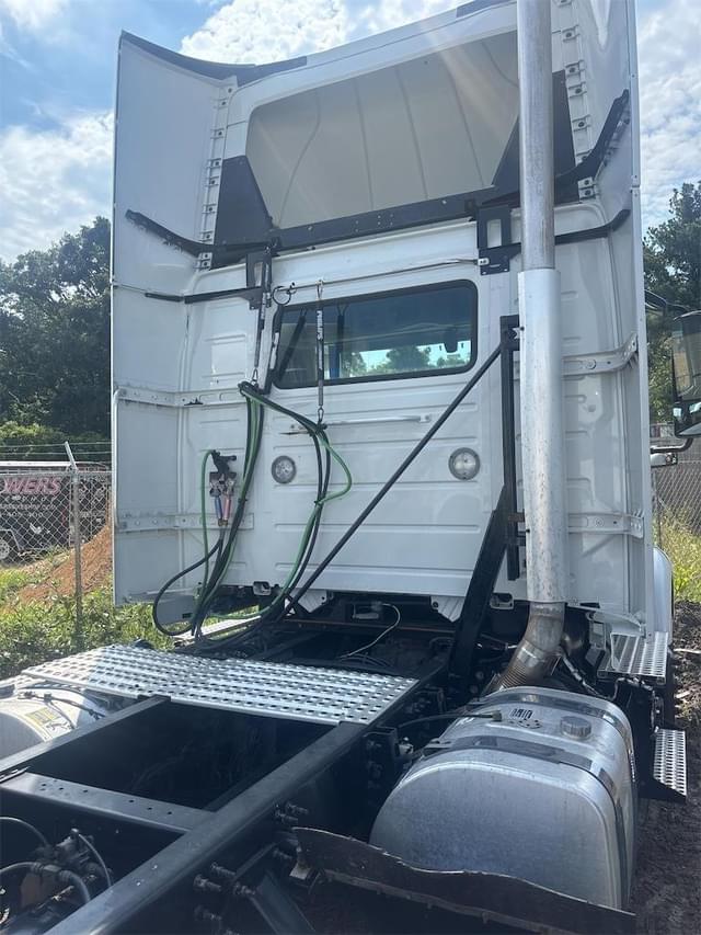 Image of Volvo D13 equipment image 3