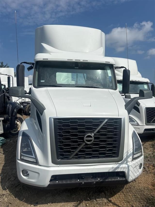 Image of Volvo D13 equipment image 1