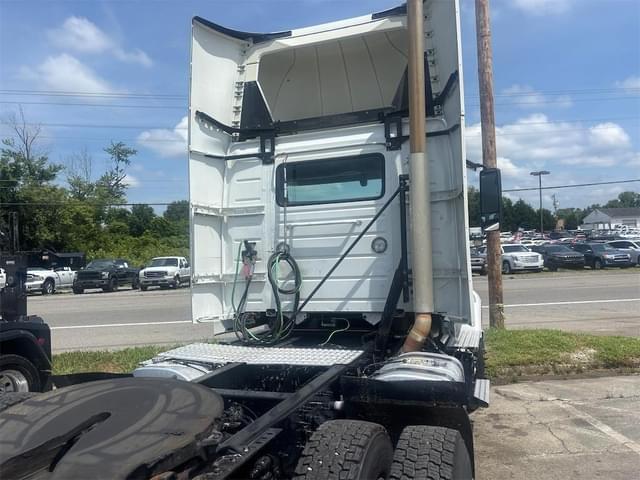 Image of Volvo D13 equipment image 3