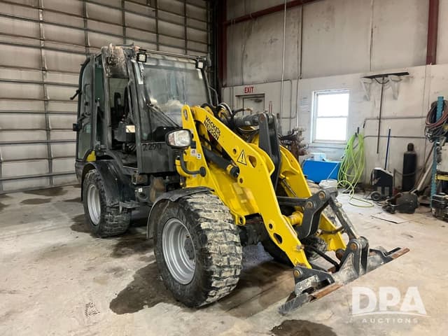 Image of Wacker Neuson WL38 equipment image 2