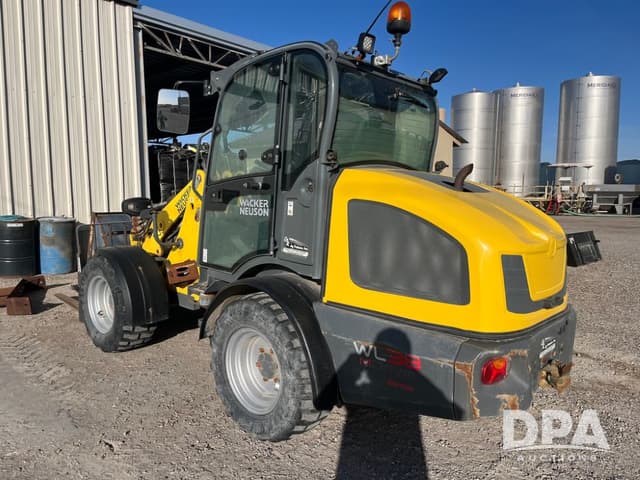 Image of Wacker Neuson WL38 equipment image 2