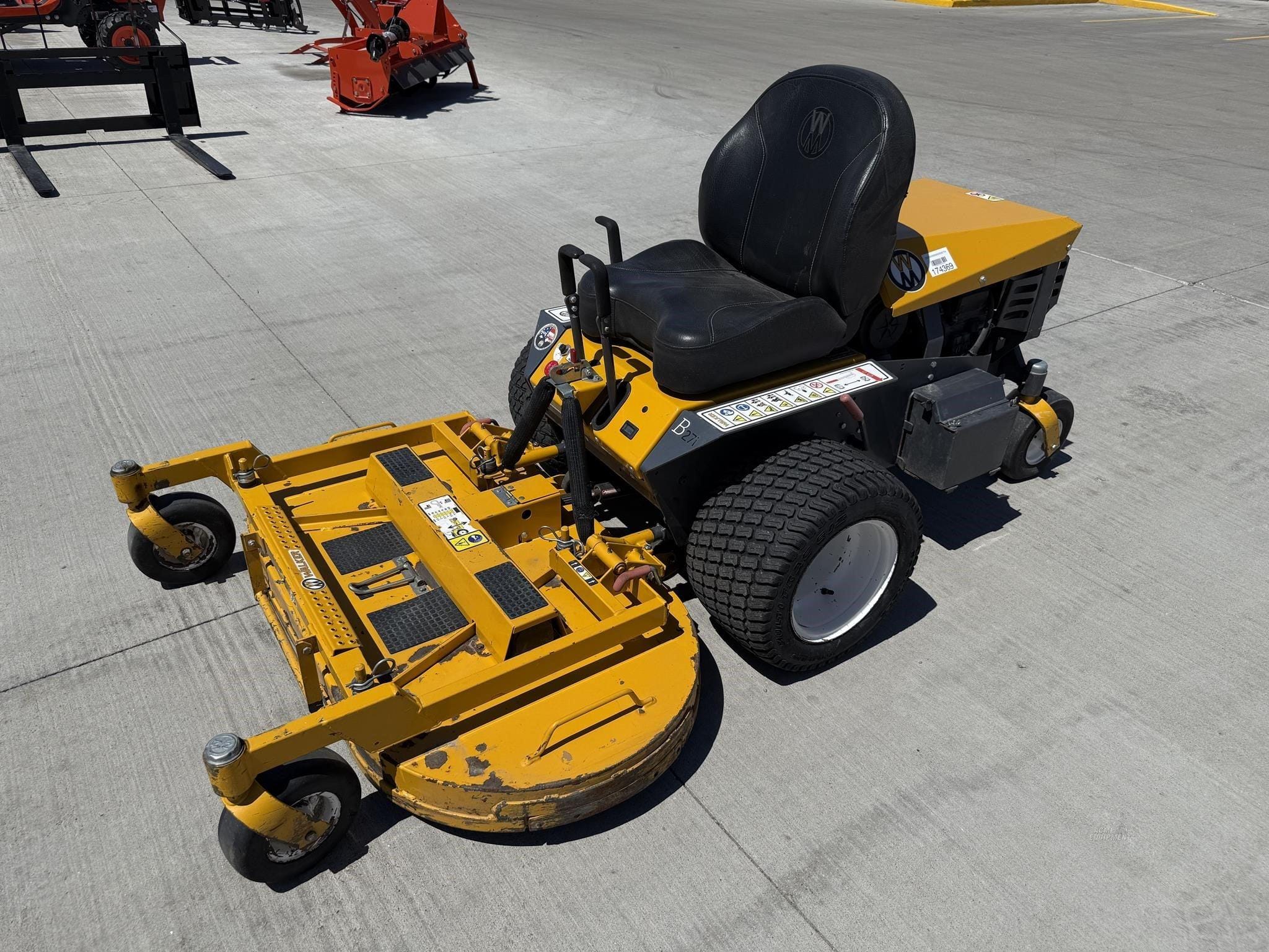 2021 Walker MB27I-16  Equipment Image0
