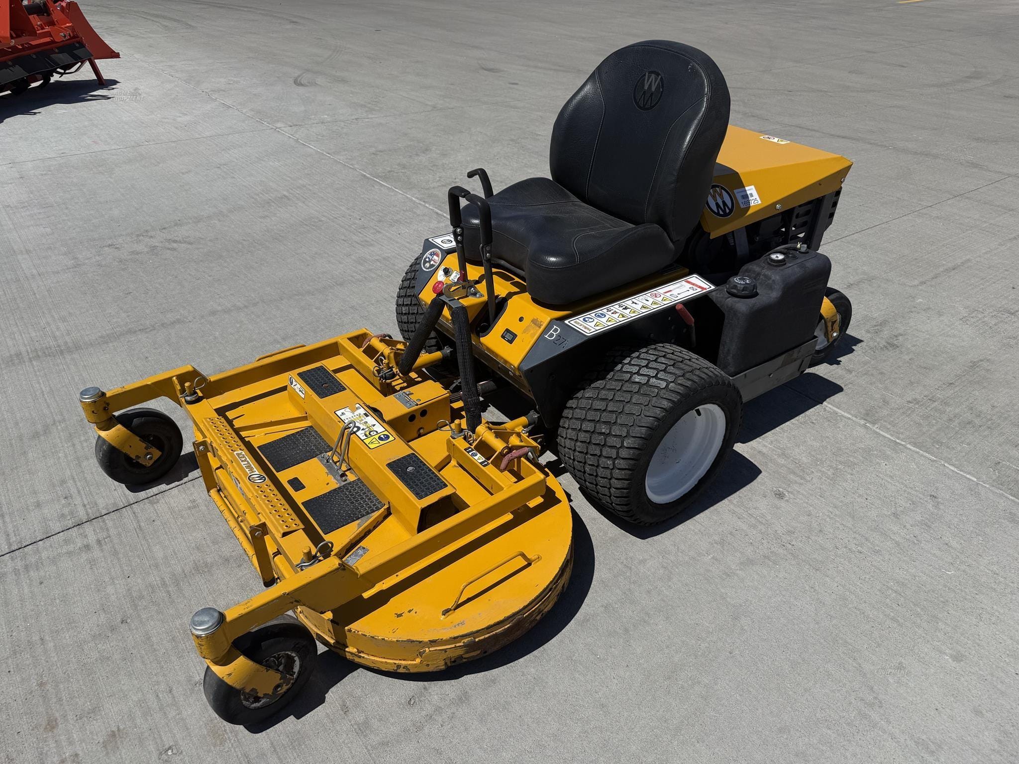 2021 Walker MB27I-16  Equipment Image0