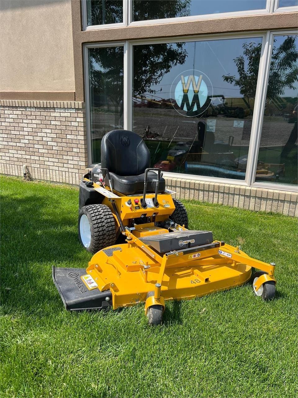 2021 Walker R21 Equipment Image0