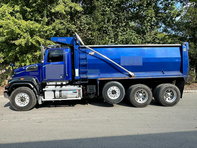 Image of Western Star 4700 equipment image 1