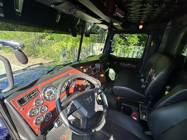 Image of Western Star 4700 equipment image 4