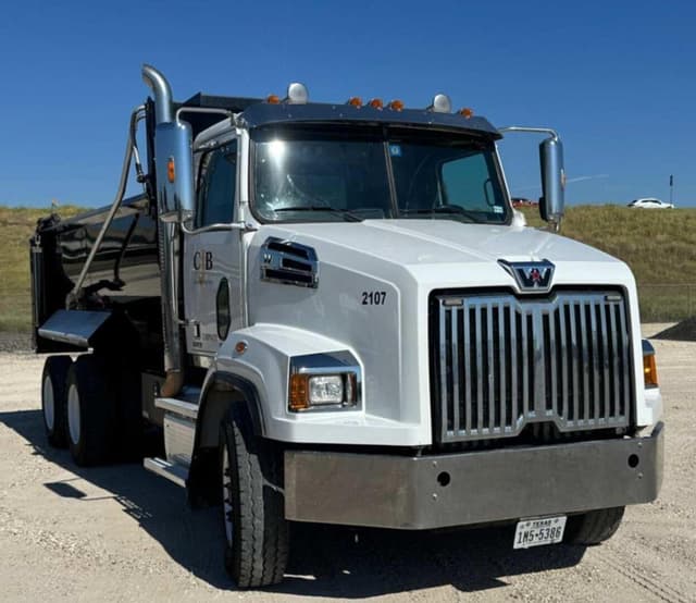 Image of Western Star 4700 equipment image 2