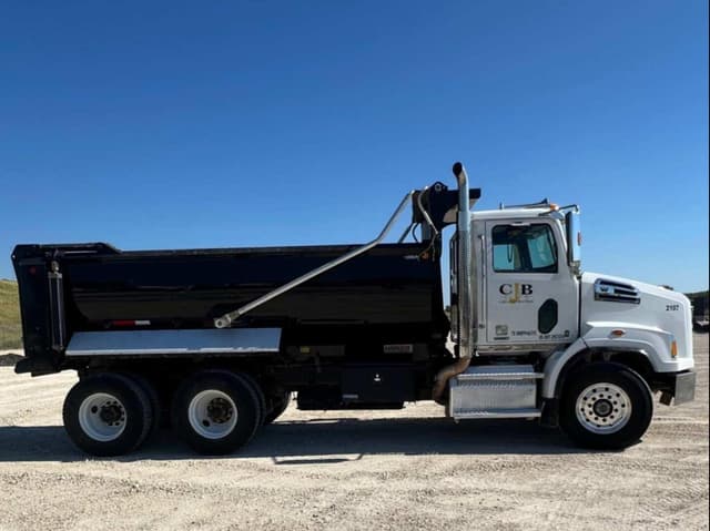 Image of Western Star 4700 equipment image 3