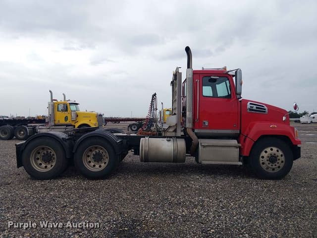 Image of Western Star 4700 equipment image 3