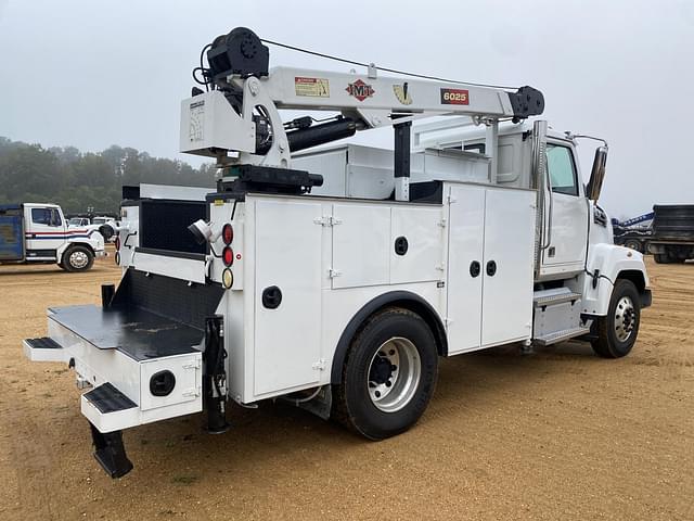 Image of Western Star 4700 equipment image 2