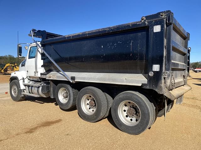 Image of Western Star 4700 equipment image 1