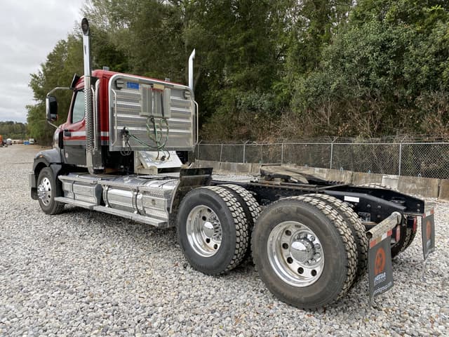 Image of Western Star 4900 equipment image 1