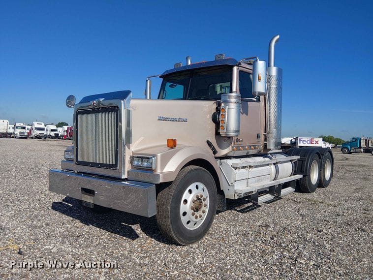 2021 Western Star 4900 Equipment Image0