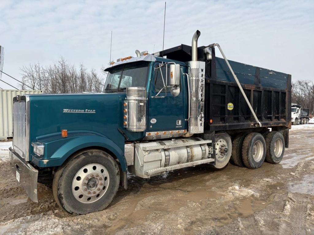 2021 Western Star 4900 Equipment Image0