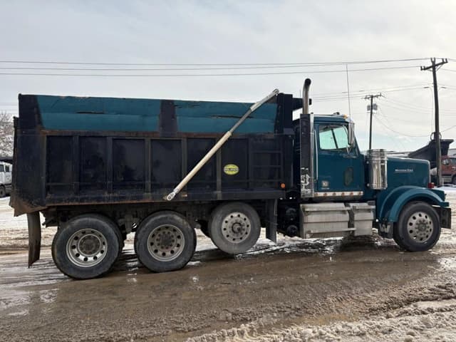 Image of Western Star 4900 equipment image 3