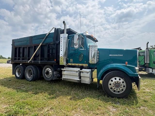 Image of Western Star 4900EX equipment image 2