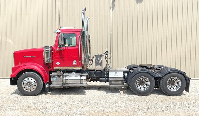 Image of Western Star W4900SF equipment image 3